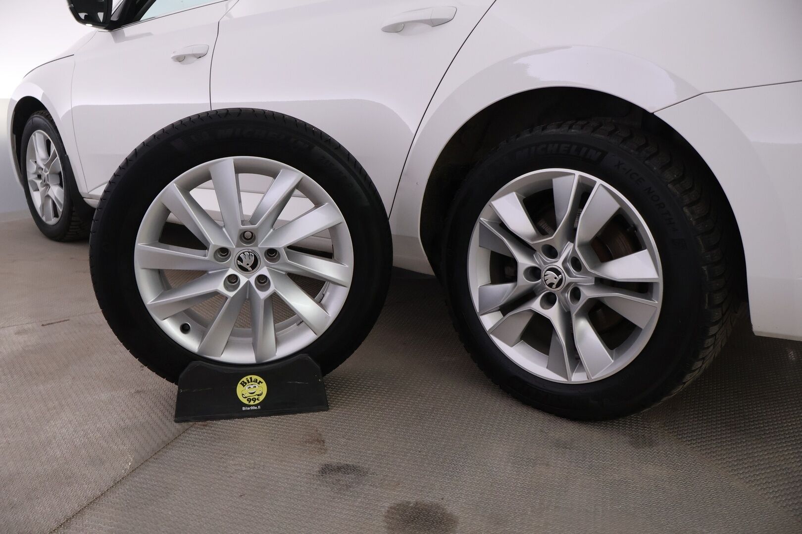 Skoda Superb 2016 Combi 1,4 TSI ACT 4x4 Ambition */ 2.om Suomi-auto / Webasto / Läm. tuulilasi / Koukku / Navi / 2x renkaat /* - Juuri saapunut / 2x renkaat