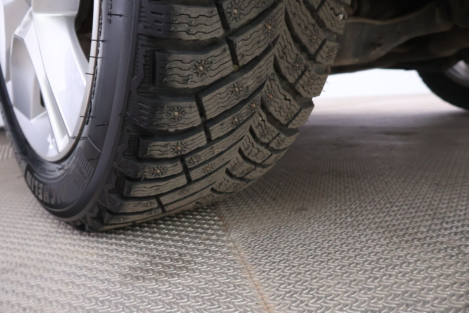 Skoda Superb 2016 Combi 1,4 TSI ACT 4x4 Ambition */ 2.om Suomi-auto / Webasto / Läm. tuulilasi / Koukku / Navi / 2x renkaat /* - Juuri saapunut / 2x renkaat