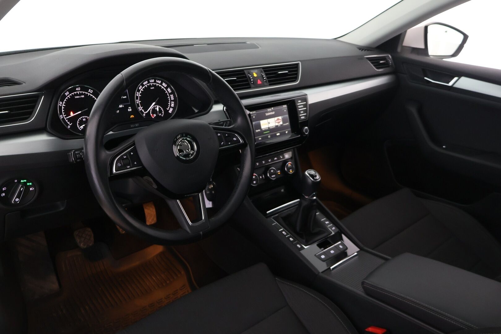 Skoda Superb 2016 Combi 1,4 TSI ACT 4x4 Ambition */ 2.om Suomi-auto / Webasto / Läm. tuulilasi / Koukku / Navi / 2x renkaat /* - Juuri saapunut / 2x renkaat