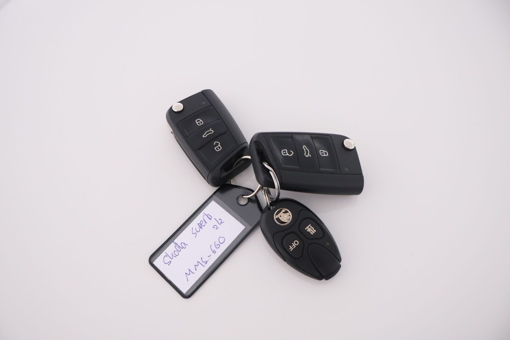 Skoda Superb 2016 Combi 1,4 TSI ACT 4x4 Ambition */ 2.om Suomi-auto / Webasto / Läm. tuulilasi / Koukku / Navi / 2x renkaat /* - Juuri saapunut / 2x renkaat