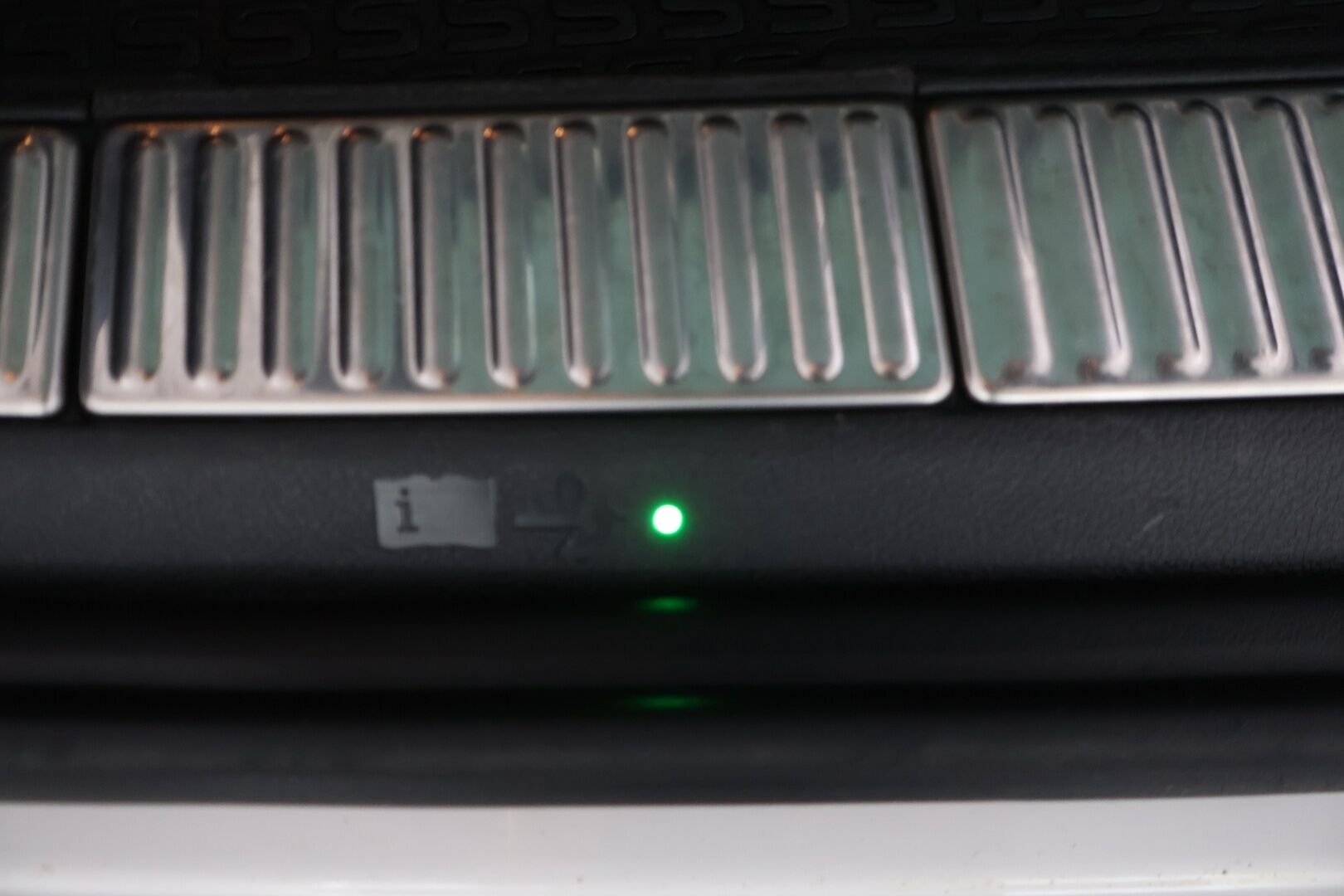 Skoda Superb 2016 Combi 1,4 TSI ACT 4x4 Ambition */ 2.om Suomi-auto / Webasto / Läm. tuulilasi / Koukku / Navi / 2x renkaat /* - Juuri saapunut / 2x renkaat