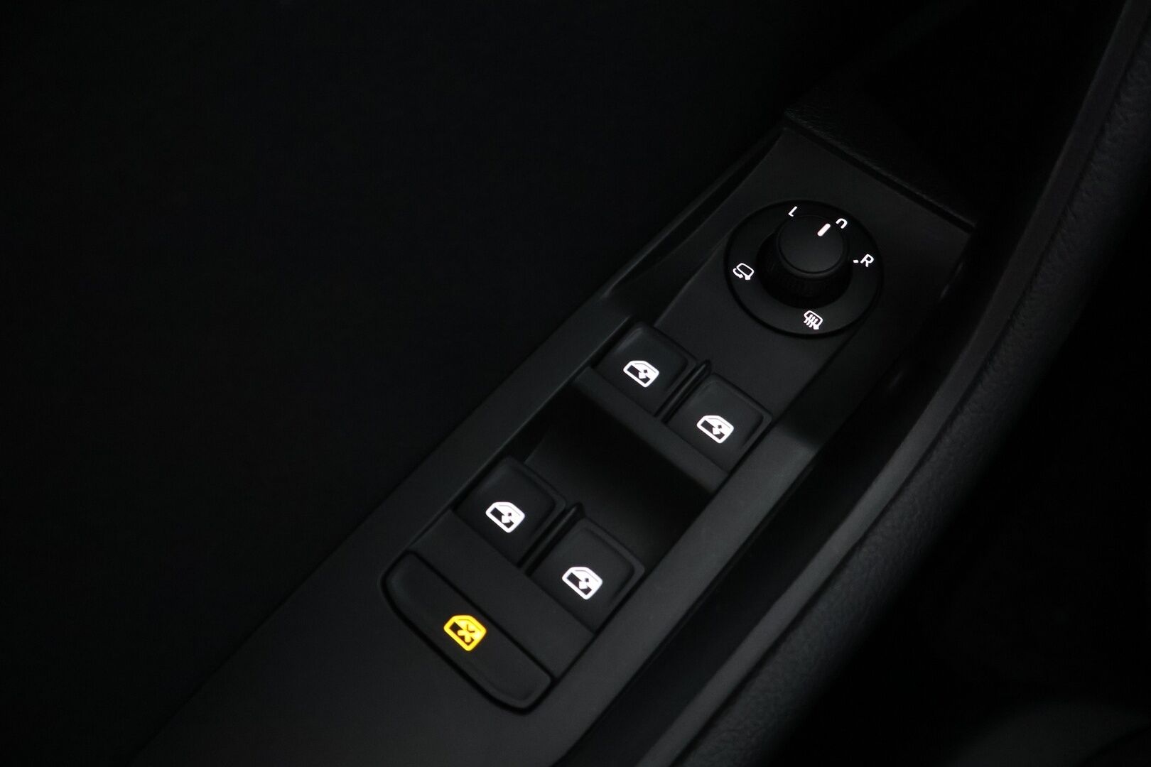 Skoda Superb 2016 Combi 1,4 TSI ACT 4x4 Ambition */ 2.om Suomi-auto / Webasto / Läm. tuulilasi / Koukku / Navi / 2x renkaat /* - Juuri saapunut / 2x renkaat