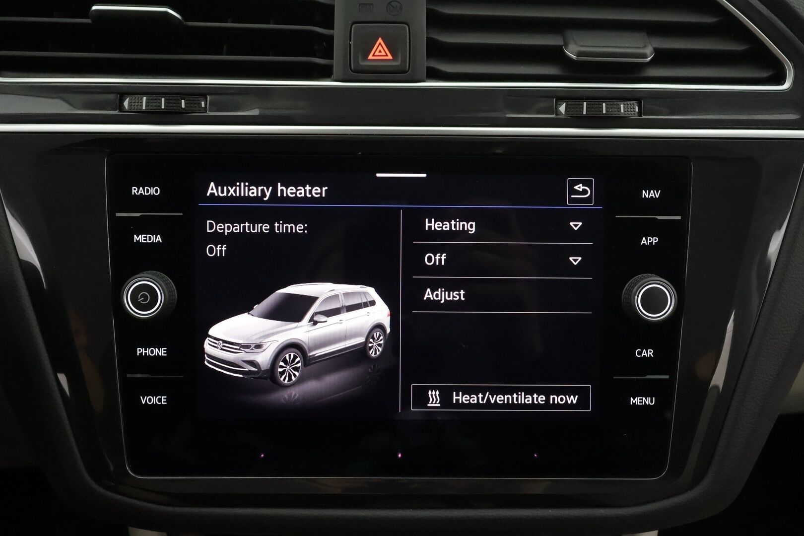 Volkswagen Tiguan 2023 2,0 TDI SCR 110 kW 4MOTION DSG-automaatti * Webasto / Adapt.Vakkari / IQ Light / Vetokoukku / Peruutuskamera / Digimittari - 1OM Suomiauto / ALV / Supervarusteet / Juuri tullut Tampereelle!