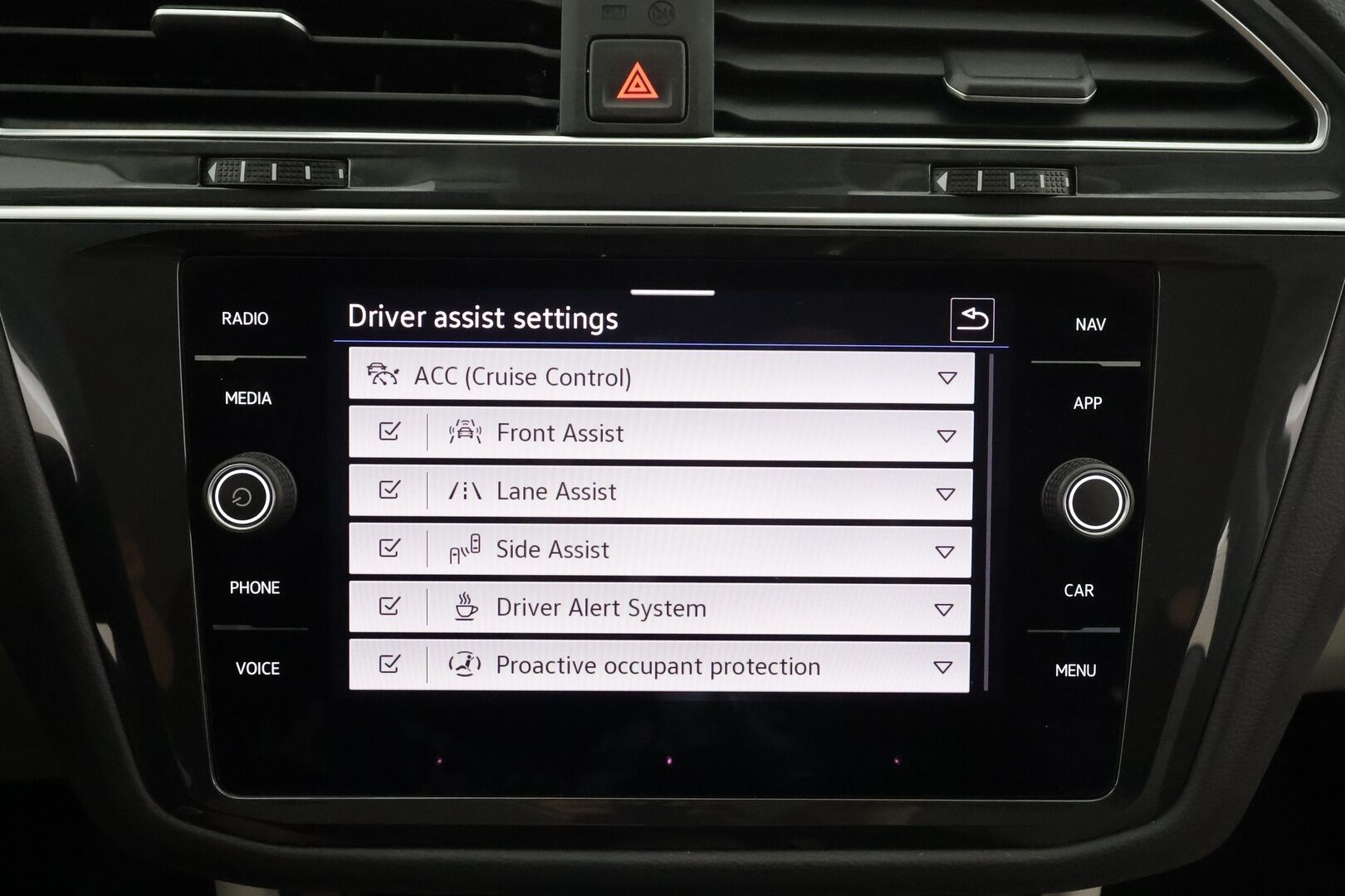 Volkswagen Tiguan 2023 2,0 TDI SCR 110 kW 4MOTION DSG-automaatti * Webasto / Adapt.Vakkari / IQ Light / Vetokoukku / Peruutuskamera / Digimittari - 1OM Suomiauto / ALV / Supervarusteet / Juuri tullut Tampereelle!
