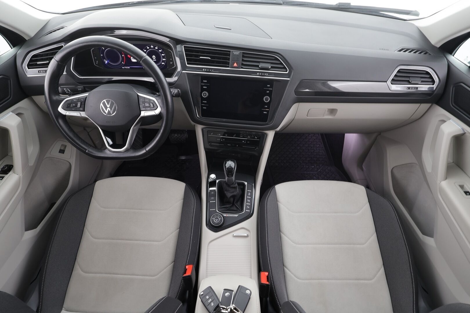 Volkswagen Tiguan 2023 2,0 TDI SCR 110 kW 4MOTION DSG-automaatti * Webasto / Adapt.Vakkari / IQ Light / Vetokoukku / Peruutuskamera / Digimittari - 1OM Suomiauto / ALV / Supervarusteet / Juuri tullut Tampereelle!