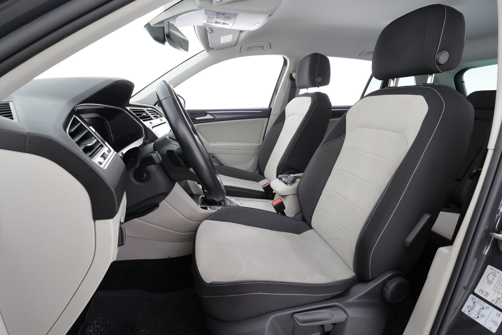 Volkswagen Tiguan 2023 2,0 TDI SCR 110 kW 4MOTION DSG-automaatti * Webasto / Adapt.Vakkari / IQ Light / Vetokoukku / Peruutuskamera / Digimittari - 1OM Suomiauto / ALV / Supervarusteet / Juuri tullut Tampereelle!