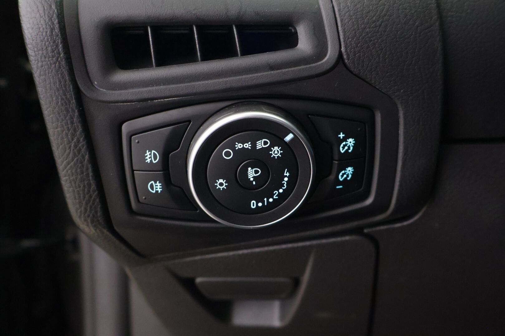 Ford Focus 2016 1,0 EcoBoost 125 hv Start/Stop M6 Trend Wagon - Juuri katsastettu & huollettu + jakopää | | Lohko | Kahdet renkaat | Upea metalliväri | Lämmitettävä tuulilasi | Suomi-auto