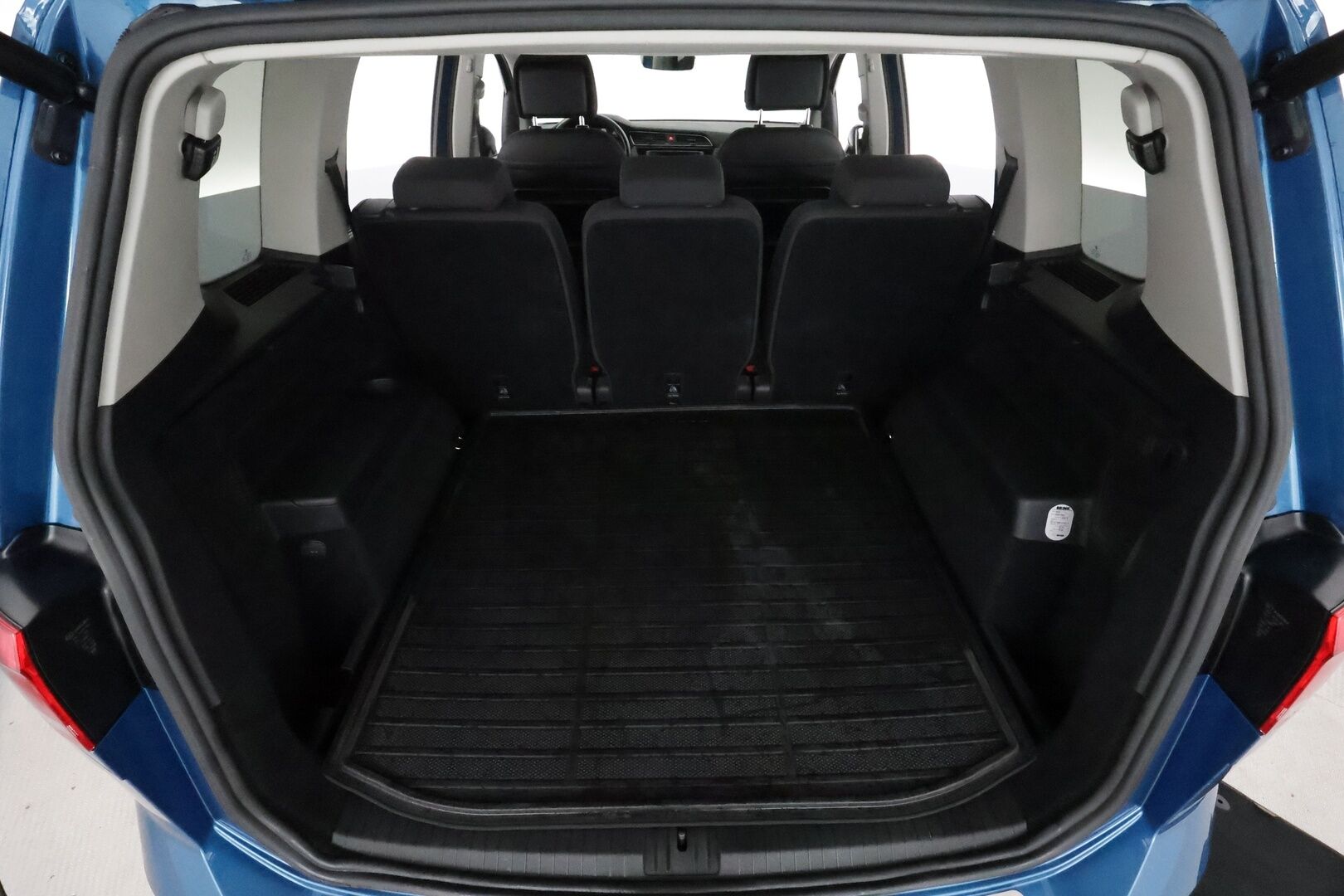 Volkswagen Touran 2017 Comfortline 1,4 TSI 110 kW DSG 7-paik. *Adapt.vakkari / Webasto / Koukku / LED / Navi / Keyless / P.kamera* - Suomi-auto / Hyvin huollettu / 2x vanteet / Lohkolämmitin 