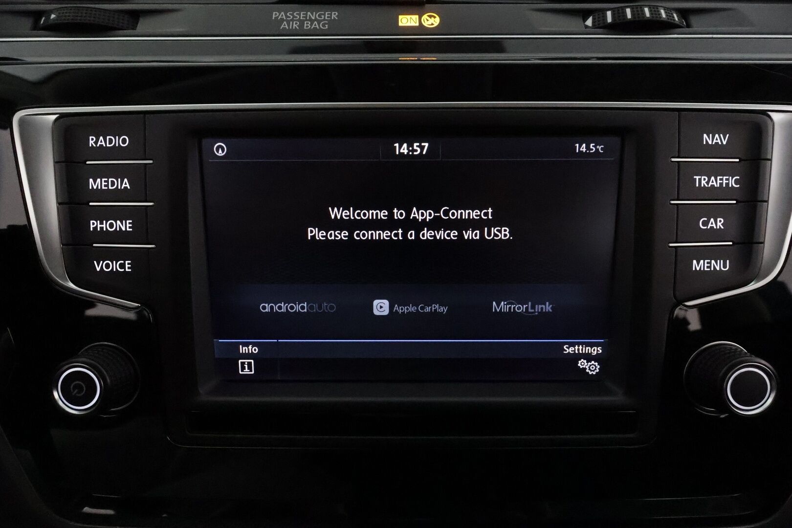 Volkswagen Touran 2017 Comfortline 1,4 TSI 110 kW DSG 7-paik. *Adapt.vakkari / Webasto / Koukku / LED / Navi / Keyless / P.kamera* - Suomi-auto / Hyvin huollettu / 2x vanteet / Lohkolämmitin 