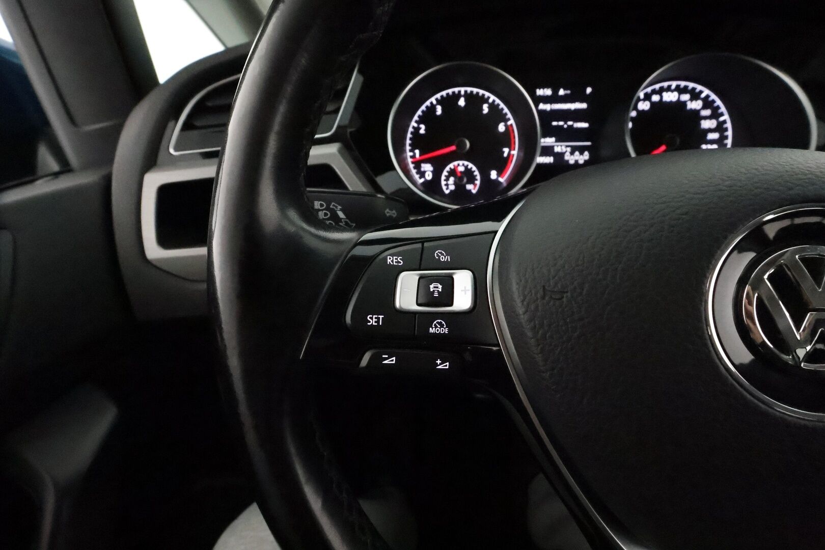 Volkswagen Touran 2017 Comfortline 1,4 TSI 110 kW DSG 7-paik. *Adapt.vakkari / Webasto / Koukku / LED / Navi / Keyless / P.kamera* - Suomi-auto / Hyvin huollettu / 2x vanteet / Lohkolämmitin 