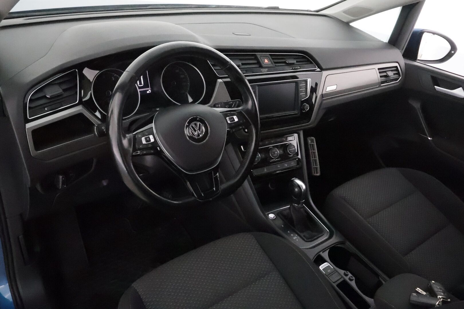 Volkswagen Touran 2017 Comfortline 1,4 TSI 110 kW DSG 7-paik. *Adapt.vakkari / Webasto / Koukku / LED / Navi / Keyless / P.kamera* - Suomi-auto / Hyvin huollettu / 2x vanteet / Lohkolämmitin 