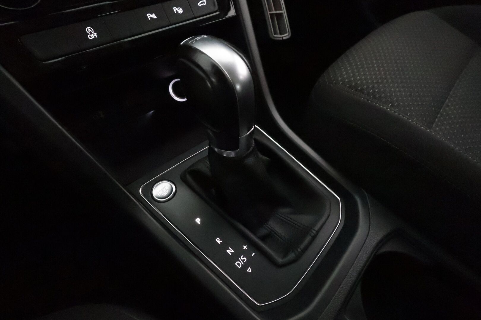 Volkswagen Touran 2017 Comfortline 1,4 TSI 110 kW DSG 7-paik. *Adapt.vakkari / Webasto / Koukku / LED / Navi / Keyless / P.kamera* - Suomi-auto / Hyvin huollettu / 2x vanteet / Lohkolämmitin 