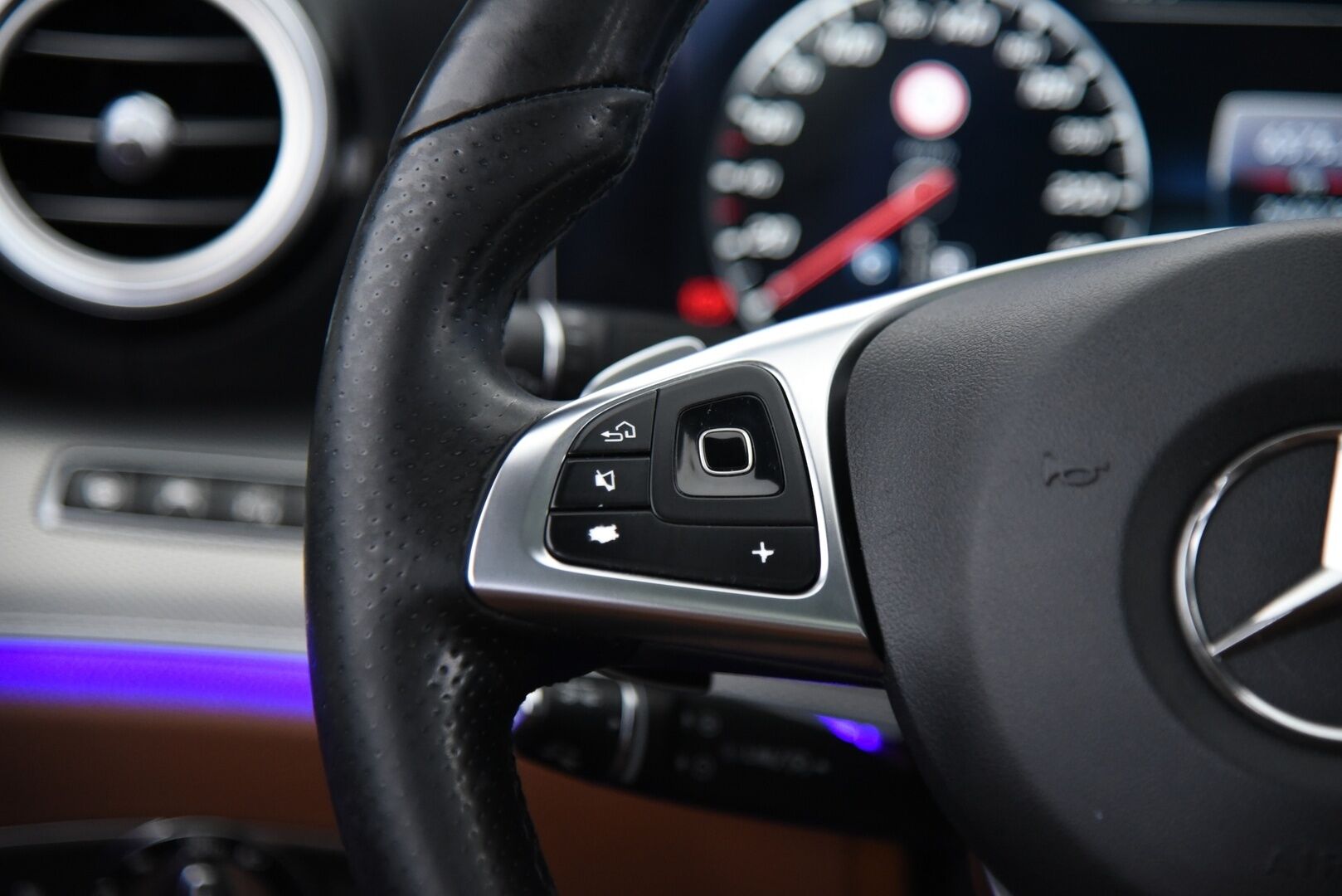 Mercedes-Benz E 2016 350 e Premium Business AMG- / YritysOutlet - Myydään vain yrityksille - YritysOutlet - Myydään vain yrityksille - Osta nyt, maksa vasta ensi vuonna