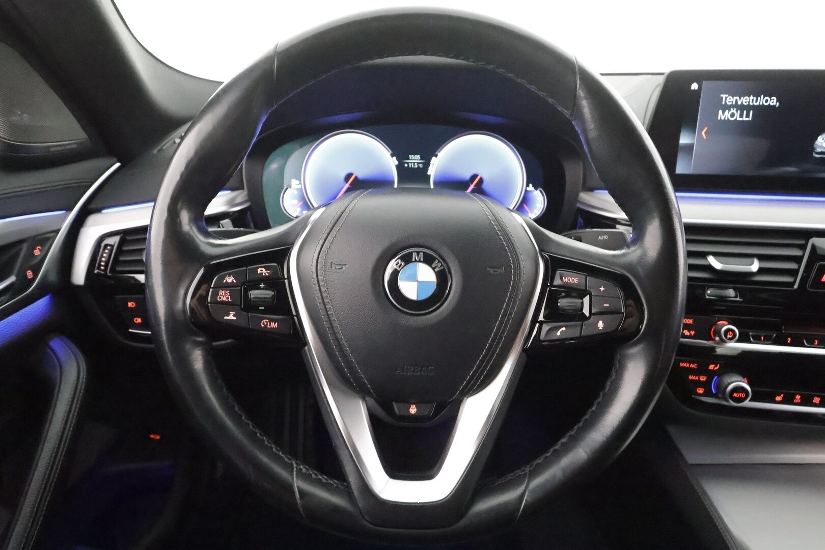 BMW 520 2017 G30 Sedan 520d A xDrive Business Luxury - | ACC | Digimittari | LED | Sportnahat | H&K | Navi | Kaistavahti | Suomi-auto | Kahdet renkaat aluvanteilla |