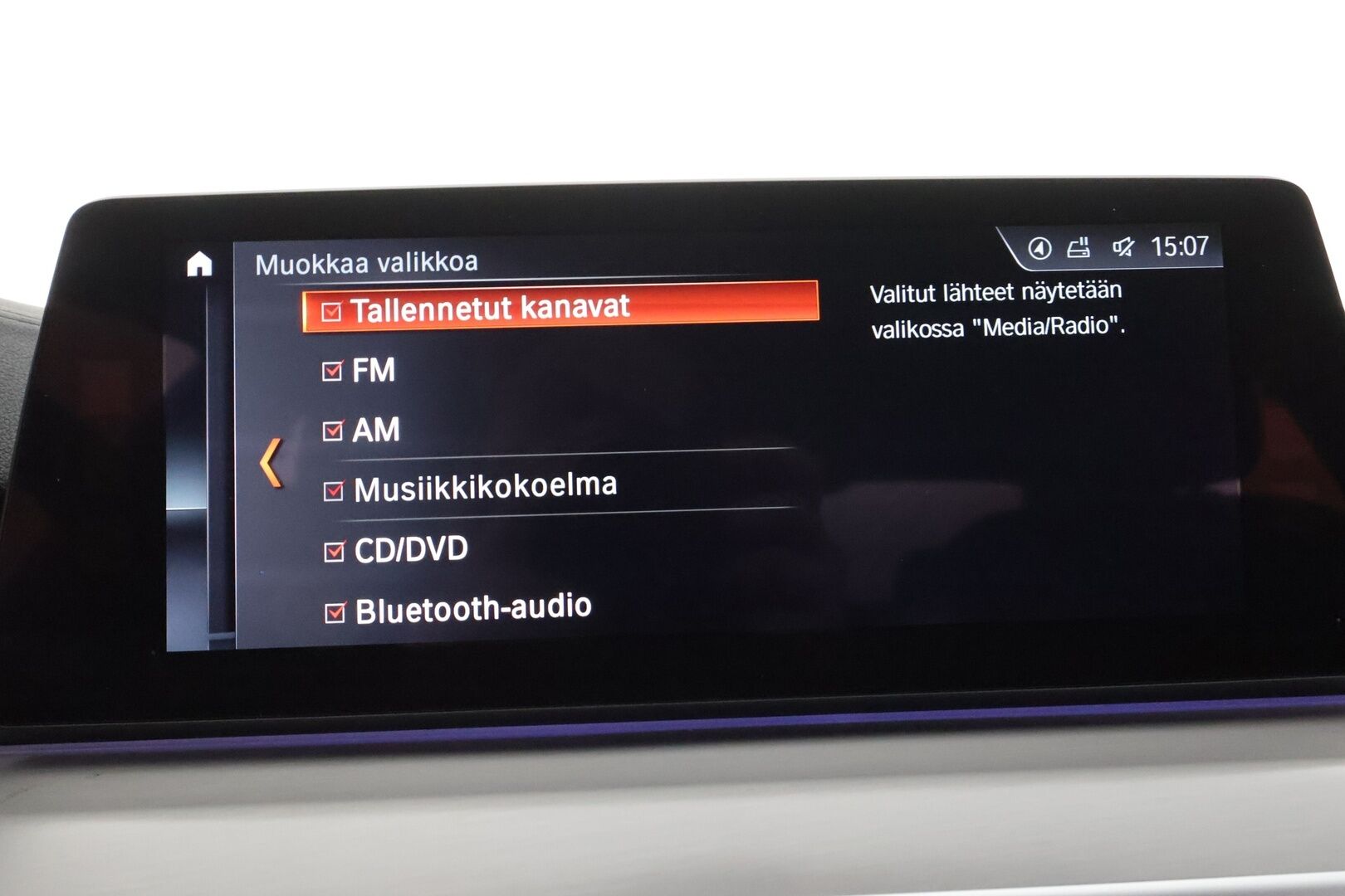 BMW 520 2017 G30 Sedan 520d A xDrive Business Luxury - | ACC | Digimittari | LED | Sportnahat | H&K | Navi | Kaistavahti | Suomi-auto | Kahdet renkaat aluvanteilla |