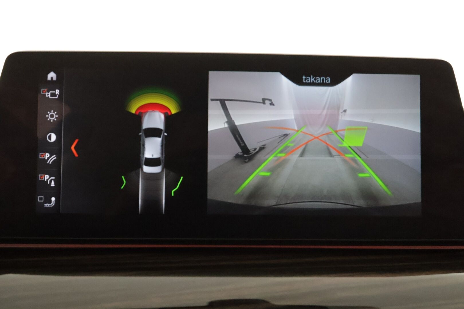 BMW 520 2017 G30 Sedan 520d A xDrive Business * Webasto / Adapt.Vakkari / Vetokoukku / Harman&Kardon / Peruutuskamera / Comfort Penkit Muistilla - Adapt.LED / Suomiauto / SUPERVARUSTEET! - HULLUT AVAJAISHULINAT KORKOTARJOUS 3,29 %