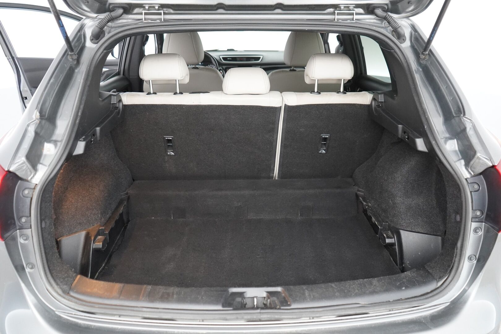 Nissan Qashqai 2017 dCi 130 Business 360 4WD 6M/T E6 17" Alcantara - 360°Kamera | Vakkari | Koukku | Lohko | Keyless | Puolinahat | Suomi-auto | Kahdet renkaat alumiinivanteilla | Kattavasti huollettu!