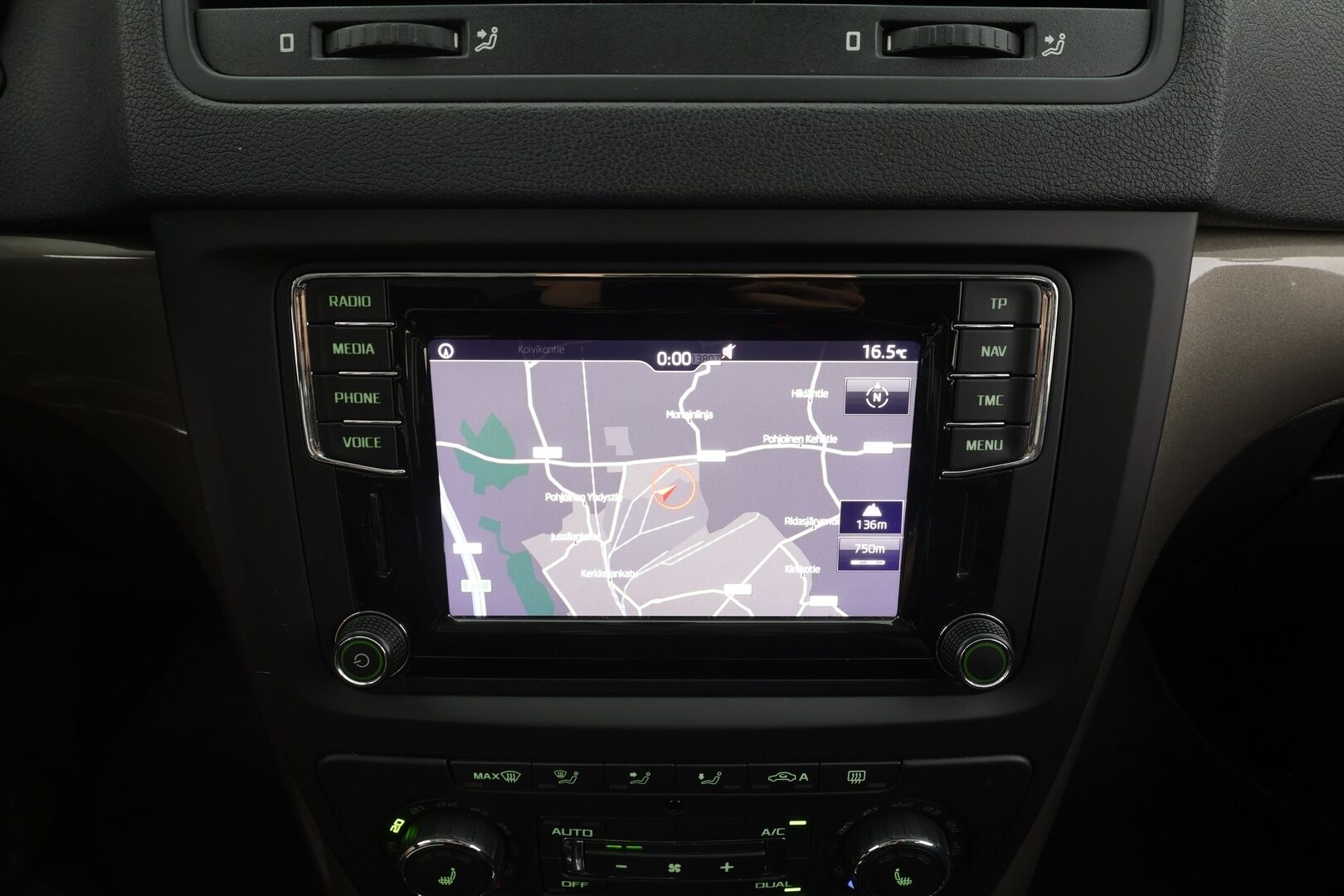 Skoda Yeti 2017 1,2 TSI Style DSG Autom. - | Facelift | Koukku | Navi | P.kamera | Keyless | Vakkari | Lohko + sisälämmitin | Apple & Android | Aut. Ilm. | 2x renkaat aluin | 