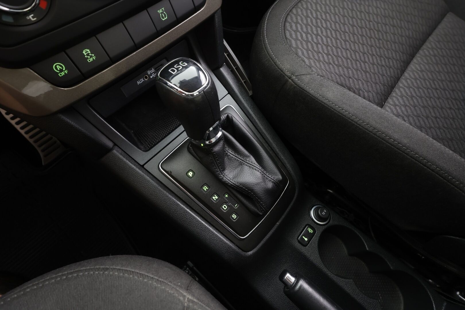 Skoda Yeti 2017 1,2 TSI Style DSG Autom. - | Facelift | Koukku | Navi | P.kamera | Keyless | Vakkari | Lohko + sisälämmitin | Apple & Android | Aut. Ilm. | 2x renkaat aluin | 