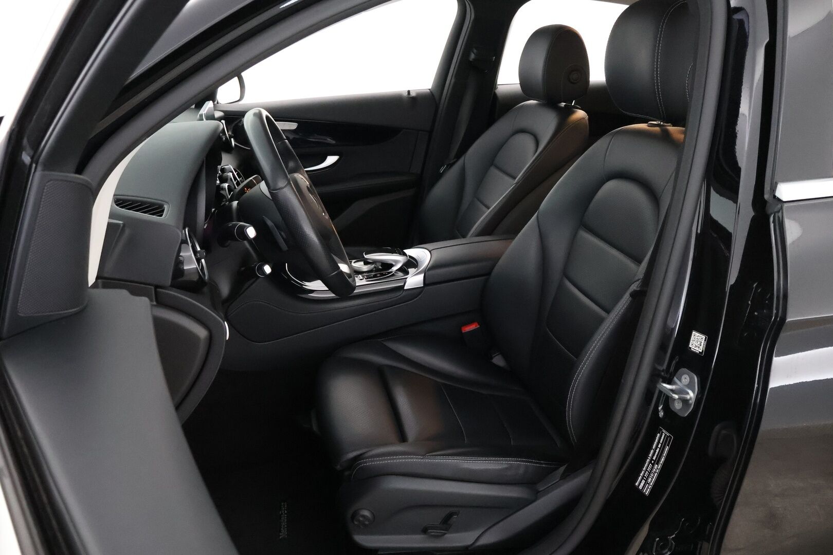 Mercedes-Benz GLC 2017 350 e Coupé 4Matic A Premium Business AMG - 2.OM Suomi-auto / Nahkasisusta / Peruutuskamera / Vetokoukku / Comand-Navi / Vakkari / ILS-LED / 2x hyvät renkaat!