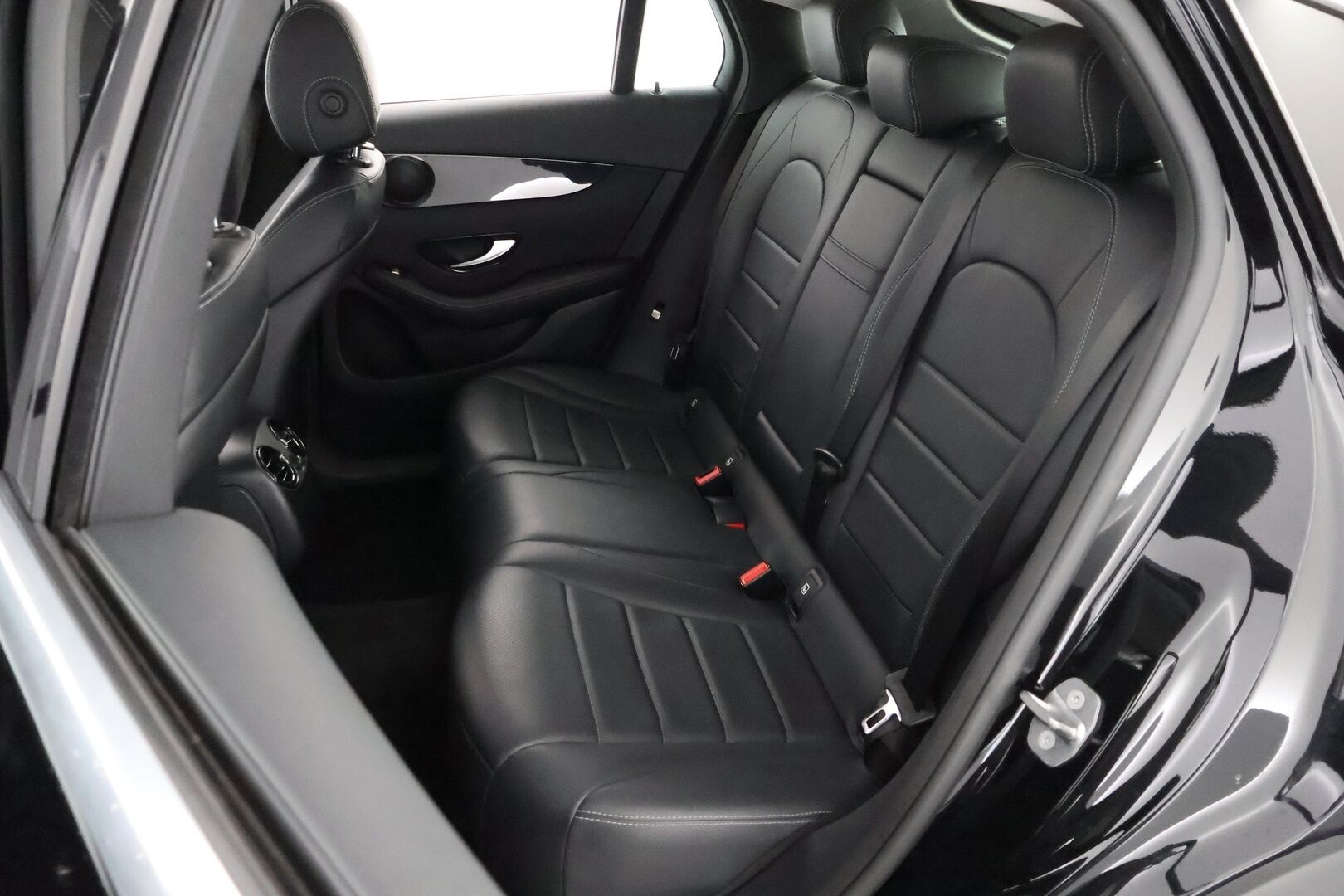Mercedes-Benz GLC 2017 350 e Coupé 4Matic A Premium Business AMG - 2.OM Suomi-auto / Nahkasisusta / Peruutuskamera / Vetokoukku / Comand-Navi / Vakkari / ILS-LED / 2x hyvät renkaat!