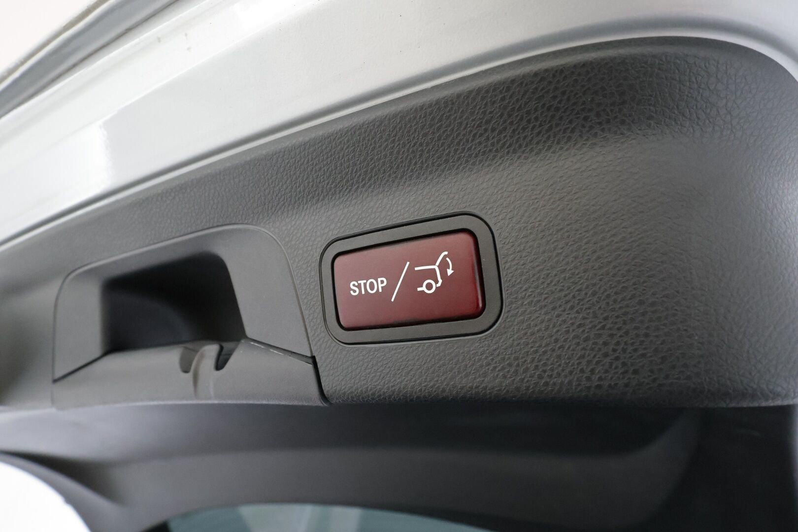 Mercedes-Benz GLC 2017 220 d Coupé 4Matic A Premium Business AMG * Distronic+ / ILS-LED / 360° / Sportpenkit / Navi / Kaistavahti * - Suomi-auto - HULLUT BLACKWEEK JATKOT - KORKOTARJOUS 2,49%