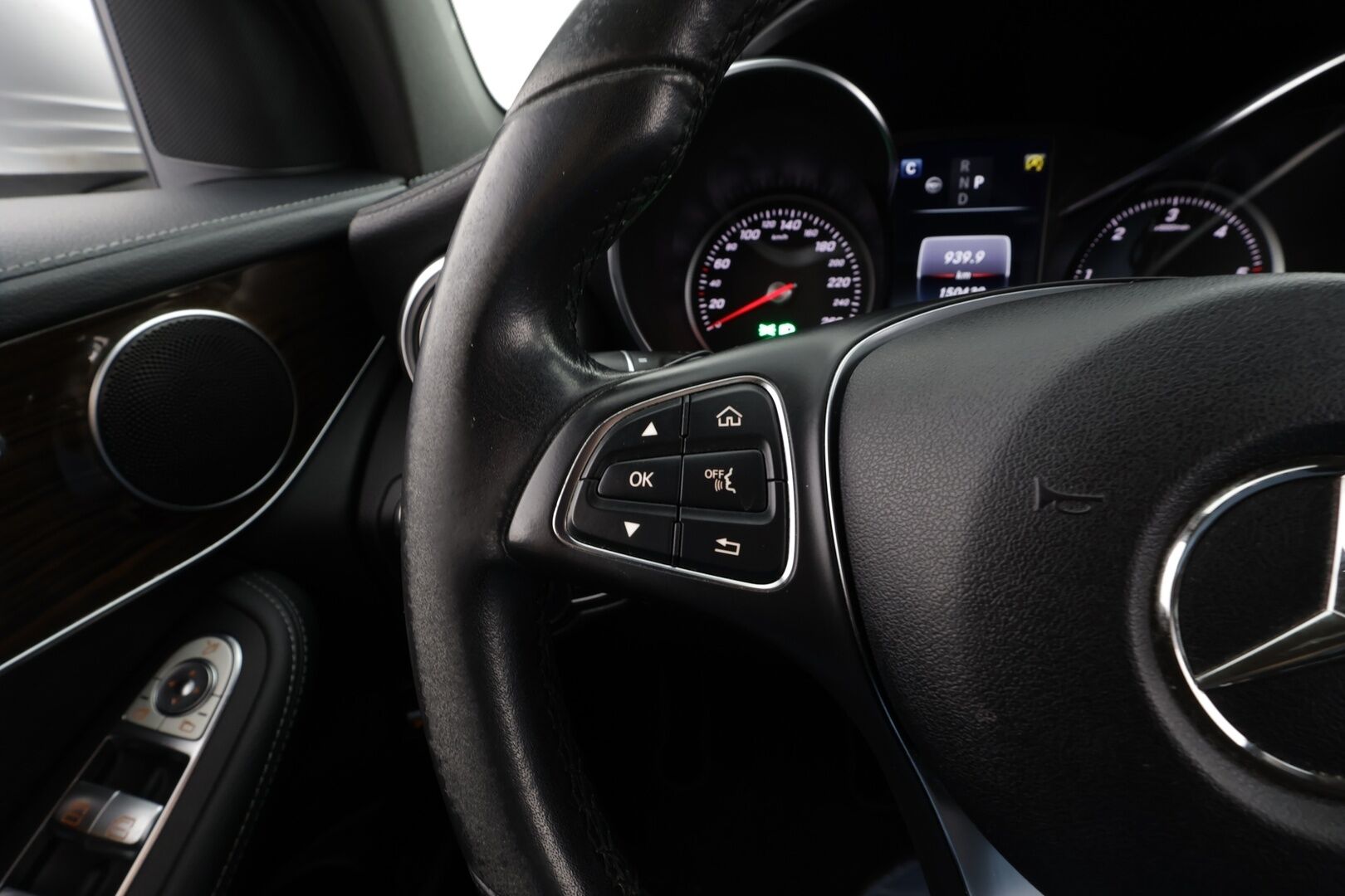 Mercedes-Benz GLC 2017 220 d Coupé 4Matic A Premium Business AMG * Distronic+ / ILS-LED / 360° / Sportpenkit / Navi / Kaistavahti * - Suomi-auto - HULLUT BLACKWEEK JATKOT - KORKOTARJOUS 2,49%