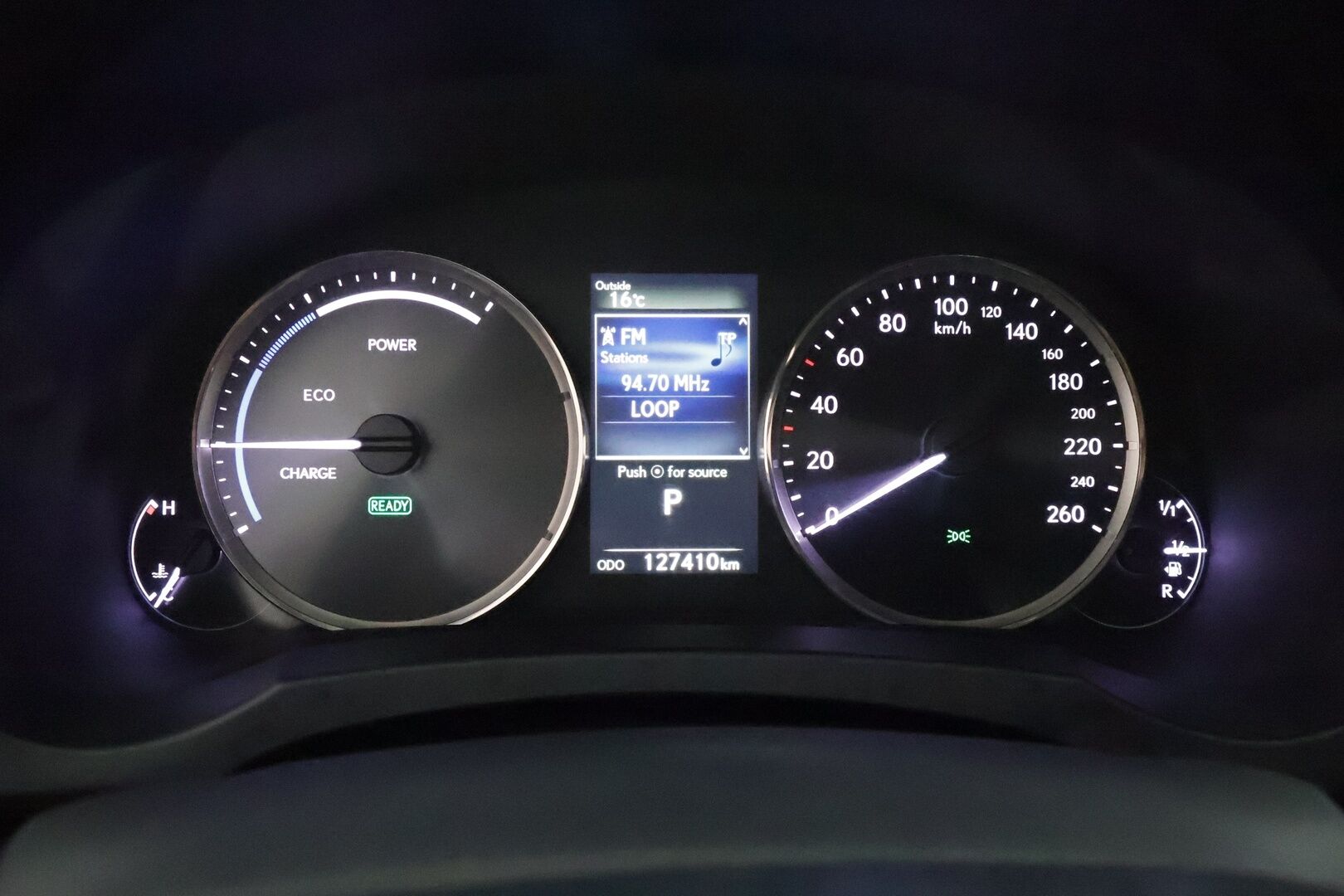 Lexus IS 2017 300h Hybrid A Comfort **Merkkihuollettu Suomi-auto / LED-valot / Lohkolämmitin / Vakkari / AC / 2x Renkaat**