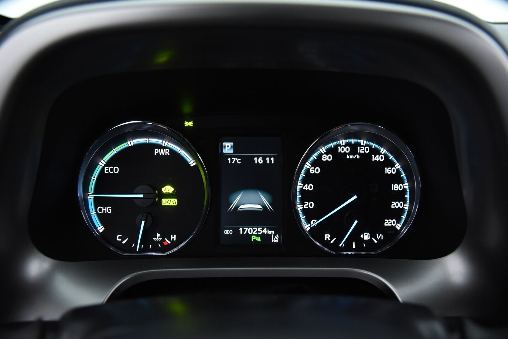 Toyota RAV4 2017 2,5 Hybrid FWD Active / ACC / Vetokoukku / Lohkolämmitin / Sähk. takaluukku - Merkkiliikkeen huoltohistorialla / Suomi-auto / Läm. tuulilasi