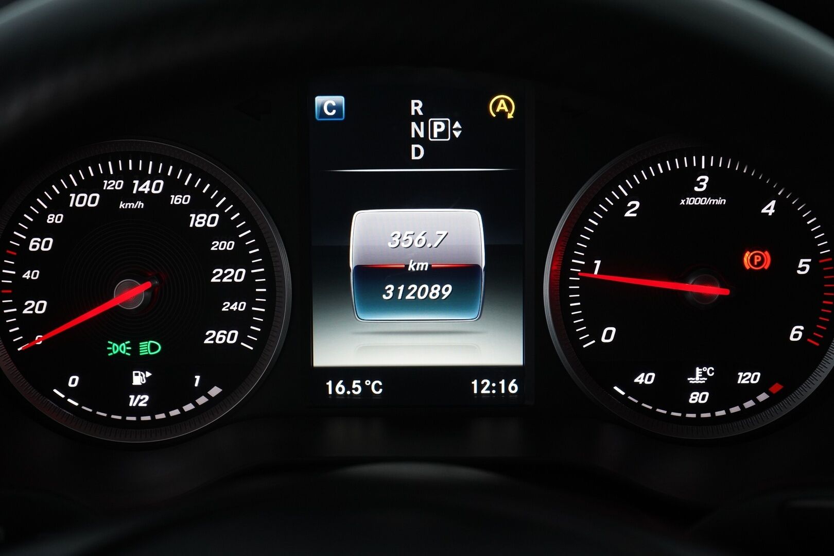 Mercedes-Benz C 2015 200 BlueTec T A Premium Business - Vetokoukku | Vakkari | Lohko+Pistoke | Tutkat | 2x renkaat | Seuraava katsastus 02/2027 | Hyvät huollot