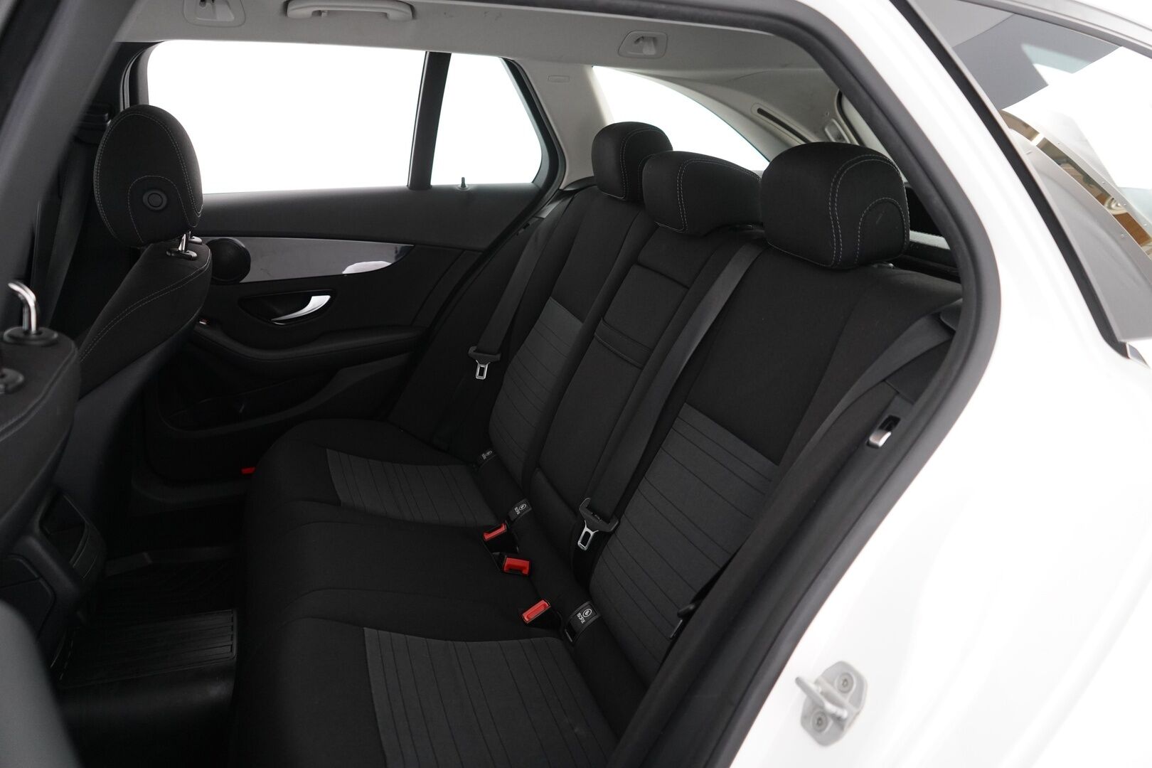 Mercedes-Benz C 2015 200 BlueTec T A Premium Business - Vetokoukku | Vakkari | Lohko+Pistoke | Tutkat | 2x renkaat | Seuraava katsastus 02/2027 | Hyvät huollot
