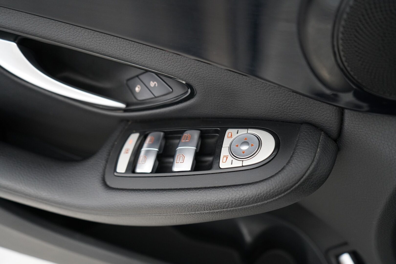 Mercedes-Benz C 2015 200 BlueTec T A Premium Business - Vetokoukku | Vakkari | Lohko+Pistoke | Tutkat | 2x renkaat | Seuraava katsastus 02/2027 | Hyvät huollot