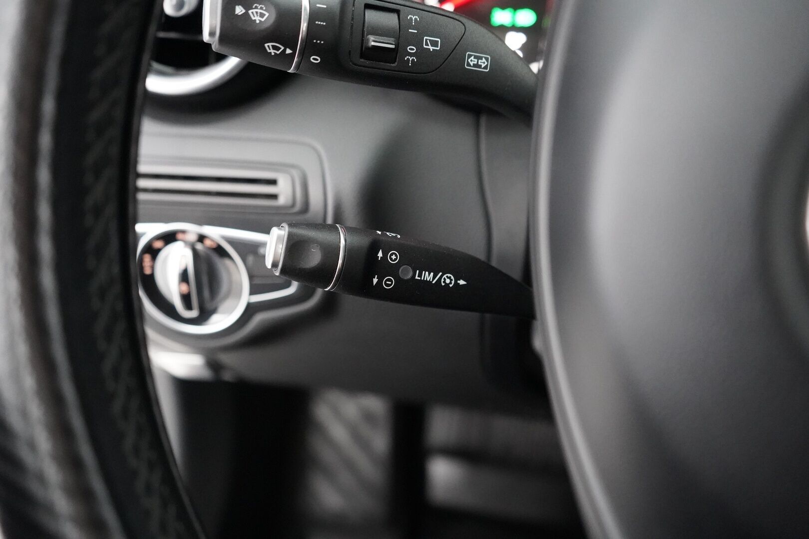 Mercedes-Benz C 2015 200 BlueTec T A Premium Business - Vetokoukku | Vakkari | Lohko+Pistoke | Tutkat | 2x renkaat | Seuraava katsastus 02/2027 | Hyvät huollot