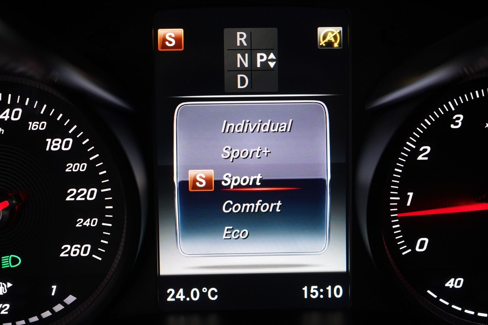 Mercedes-Benz C 2015 200 A Premium Business  *Vakkari / ILS / Nahat / Tutkat* - Suomi-auto / Kahdet alumiinivanteet / Myydään juuri huollettuna!