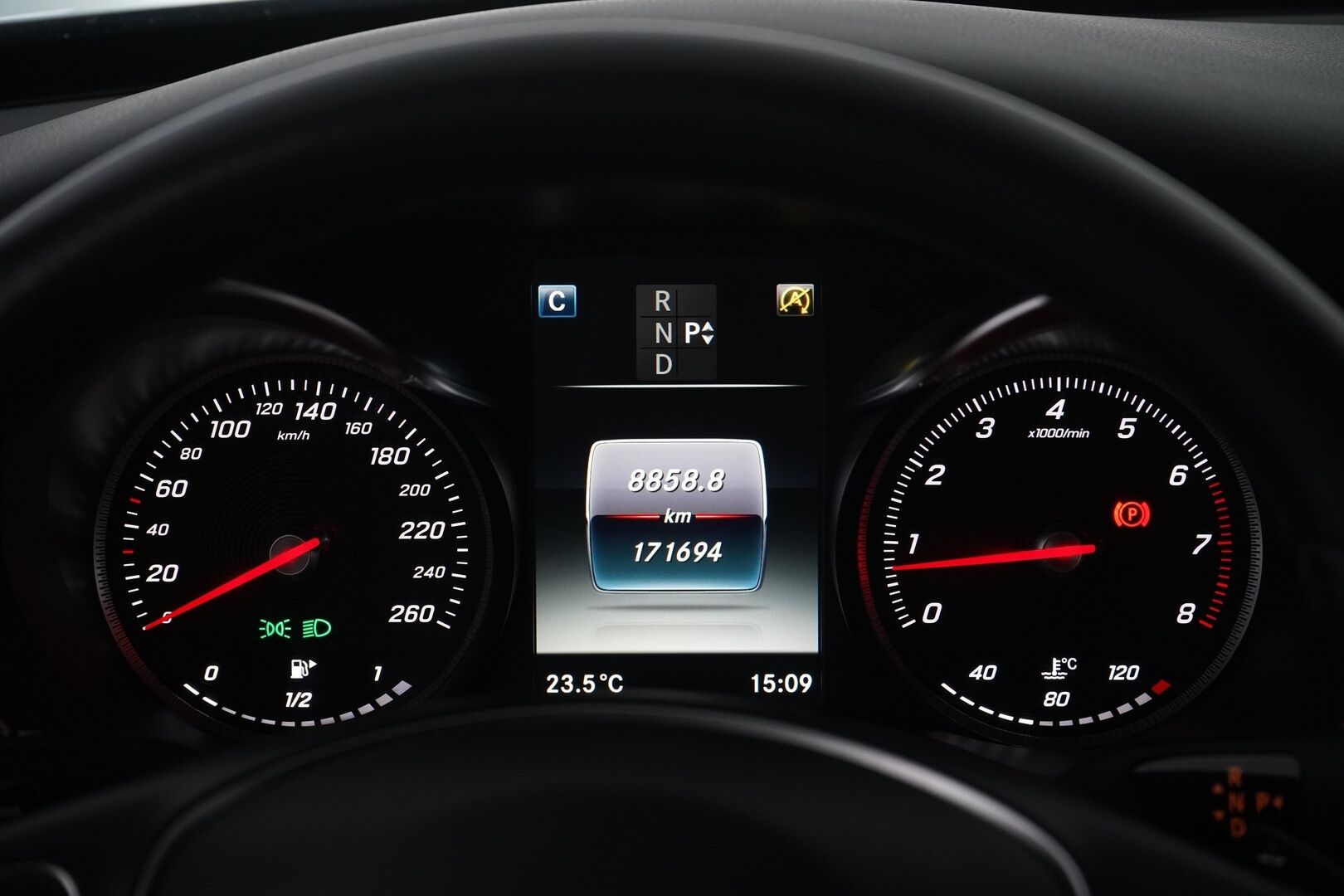 Mercedes-Benz C 2015 200 A Premium Business  *Vakkari / ILS / Nahat / Tutkat* - Suomi-auto / Kahdet alumiinivanteet / Myydään juuri huollettuna!