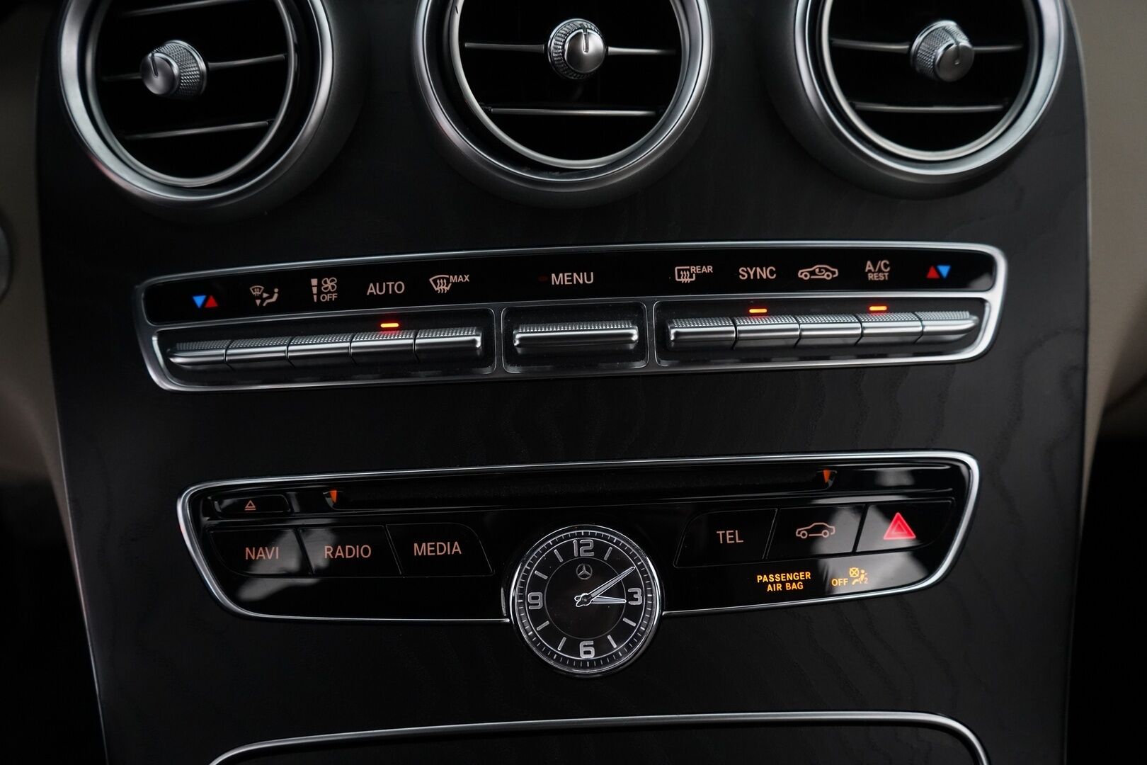 Mercedes-Benz C 2015 200 A Premium Business  *Vakkari / ILS / Nahat / Tutkat* - Suomi-auto / Kahdet alumiinivanteet / Myydään juuri huollettuna!
