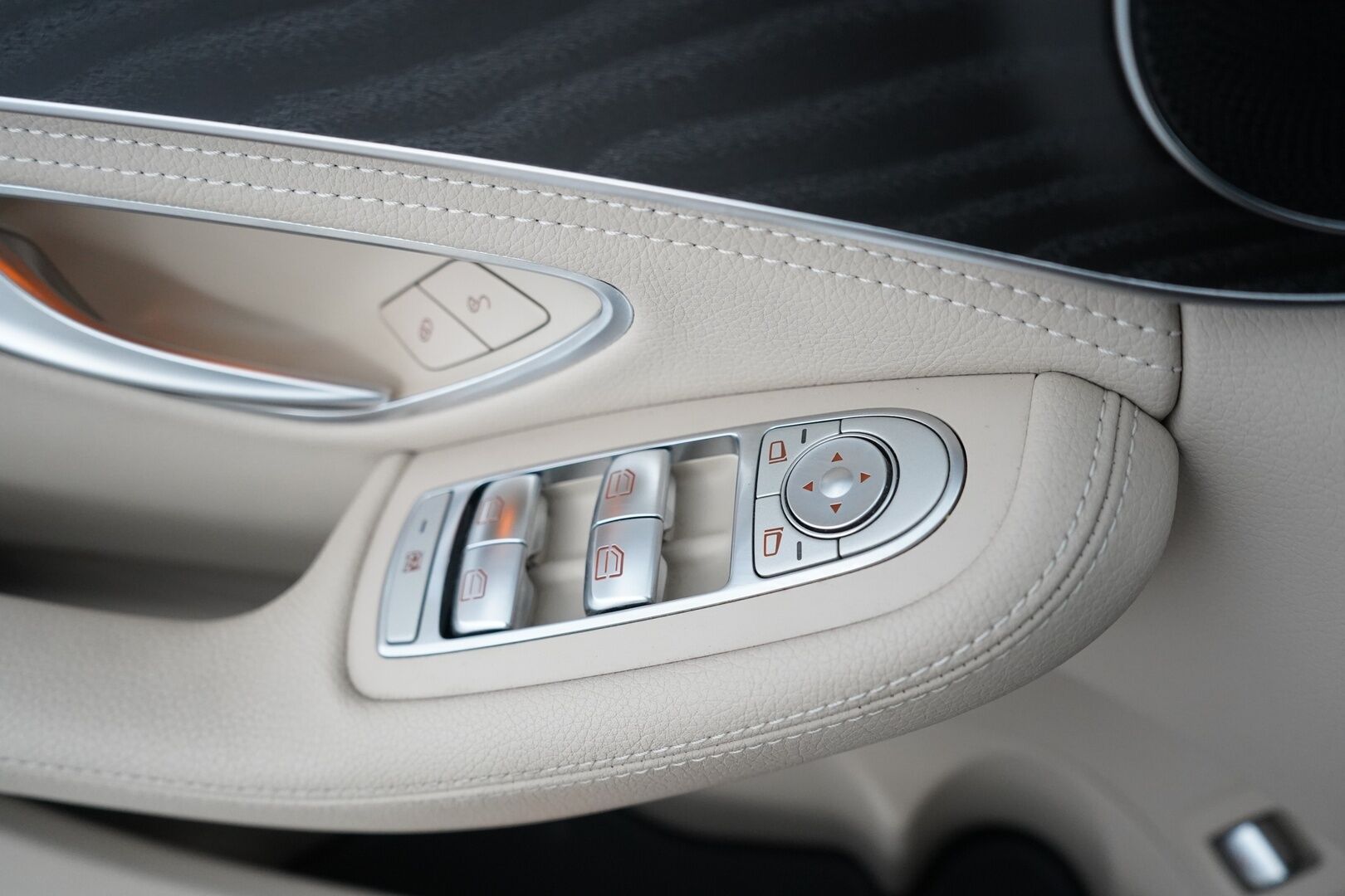 Mercedes-Benz C 2015 200 A Premium Business  *Vakkari / ILS / Nahat / Tutkat* - Suomi-auto / Kahdet alumiinivanteet / Myydään juuri huollettuna!