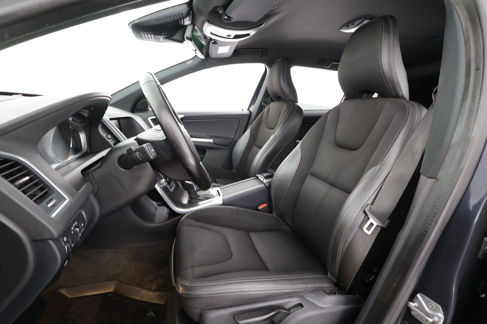 Volvo XC60 2016 D4 Business aut * Vakkari / Webasto / P.tutkat / Blis / Xenon / High Performance Audio * - Suomi-auto / Kahdet Renkaat