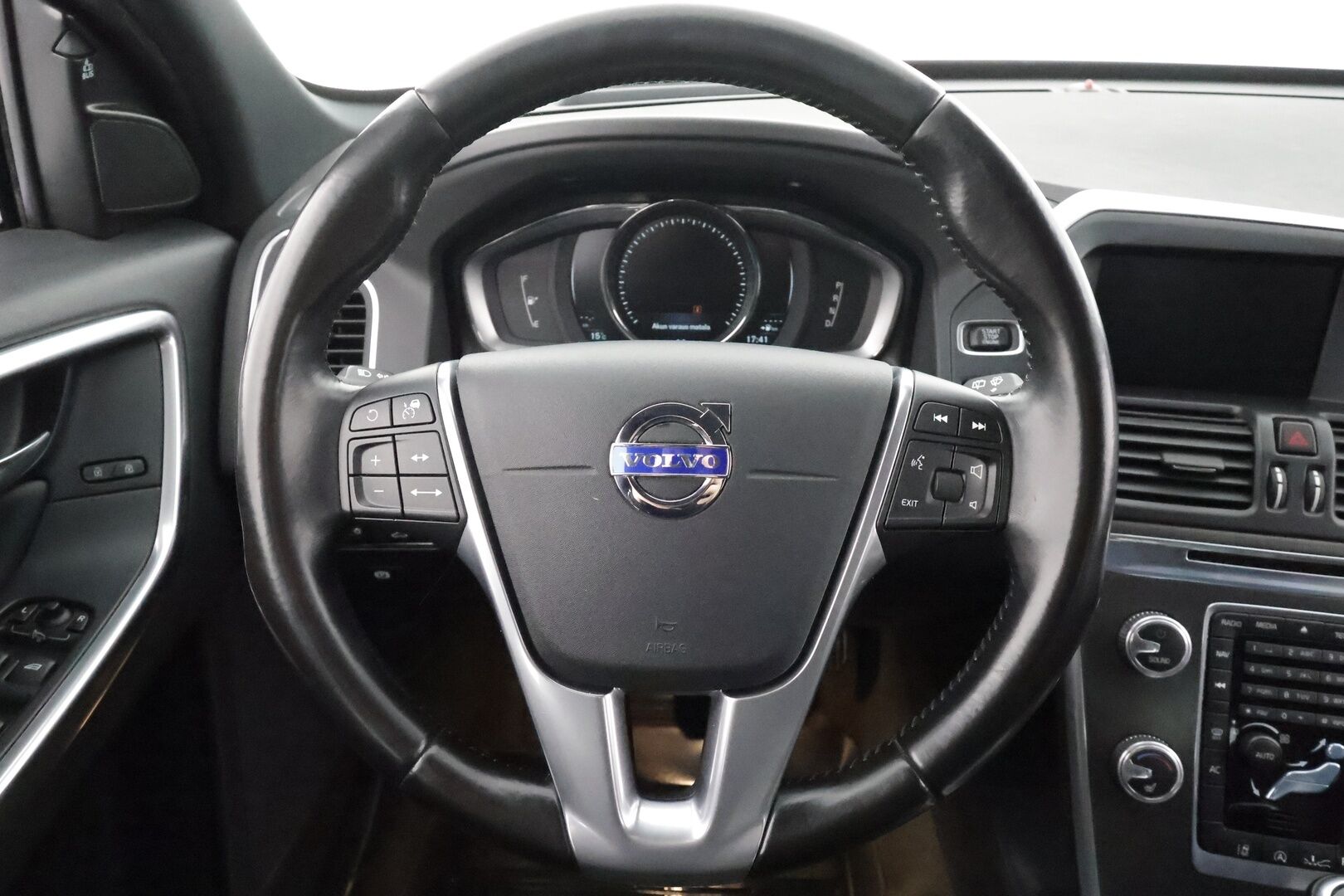 Volvo XC60 2016 D4 Business aut * Vakkari / Webasto / P.tutkat / Blis / Xenon / High Performance Audio * - Suomi-auto / Kahdet Renkaat