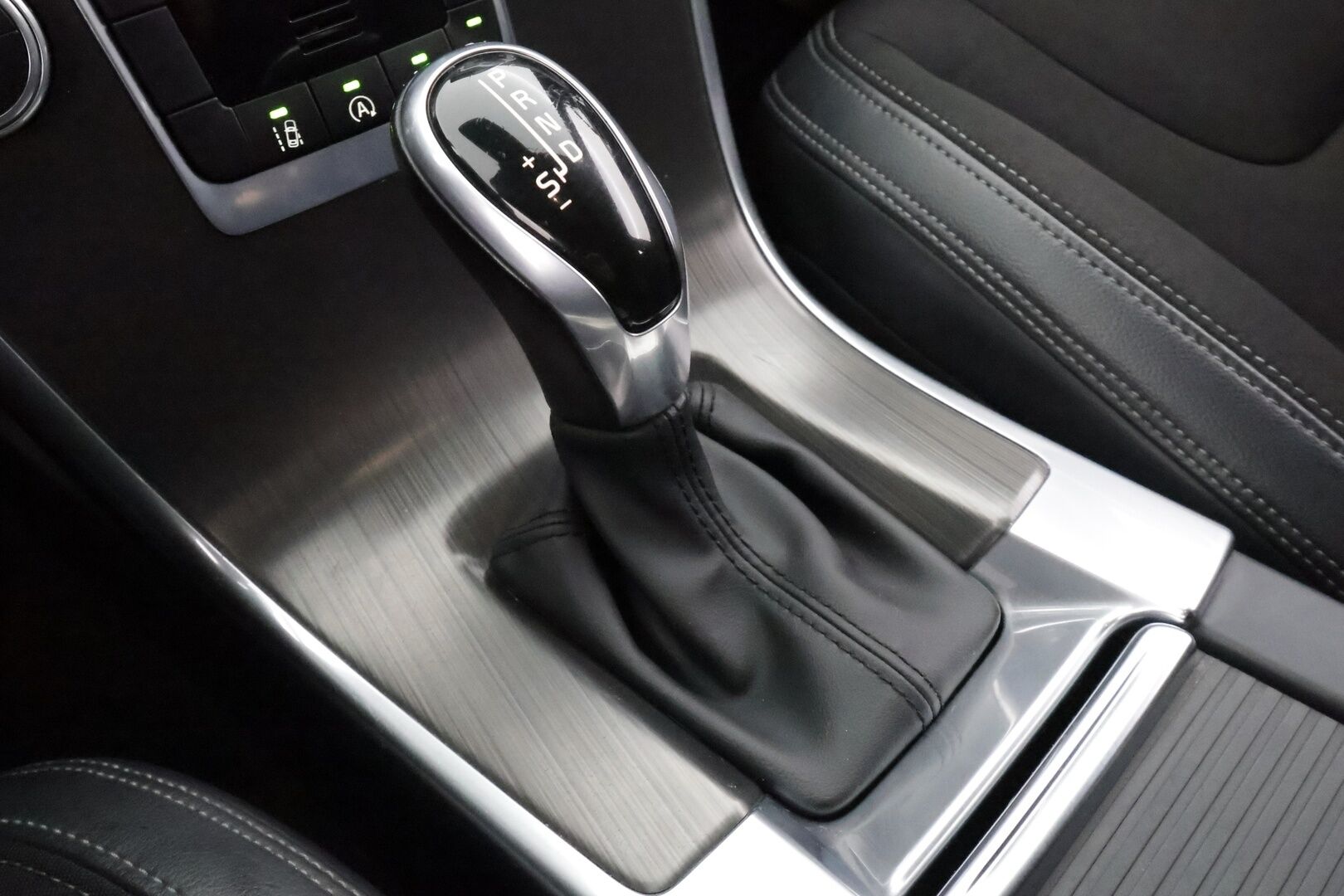 Volvo XC60 2016 D4 Business aut * Vakkari / Webasto / P.tutkat / Blis / Xenon / High Performance Audio * - Suomi-auto / Kahdet Renkaat