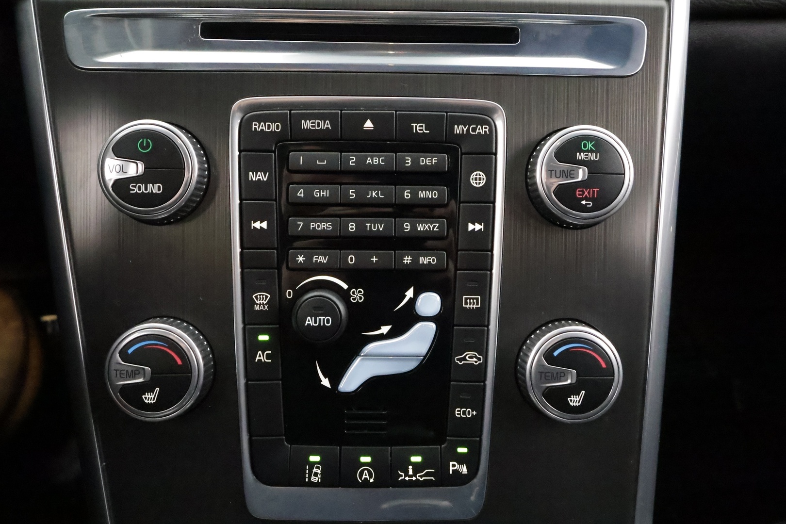 Volvo XC60 2016 D4 Business aut * Vakkari / Webasto / P.tutkat / Blis / Xenon / High Performance Audio * - Suomi-auto / Kahdet Renkaat