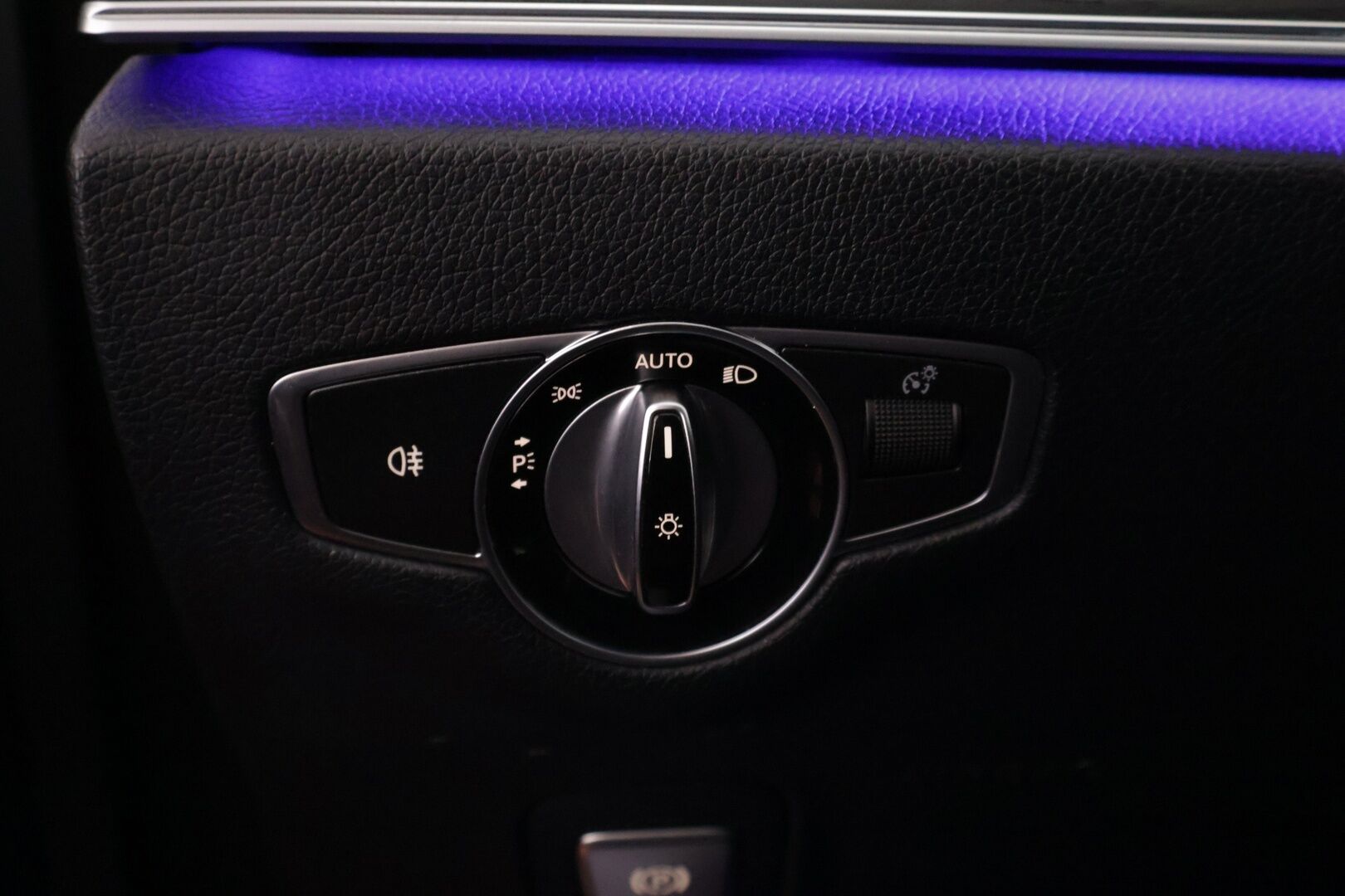 Mercedes-Benz E 2017 220 d BlueTec Premium business - | 360 kamera | Sähkökoukku | Lohko + sisäpistoke | Led ajovalot | Navi | 