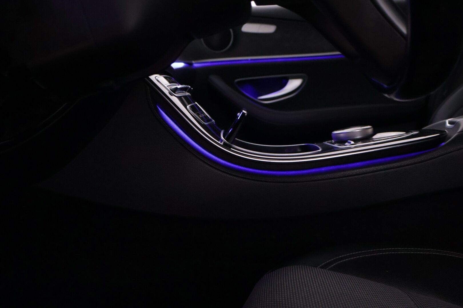 Mercedes-Benz E 2017 220 d BlueTec Premium business - | 360 kamera | Sähkökoukku | Lohko + sisäpistoke | Led ajovalot | Navi | 