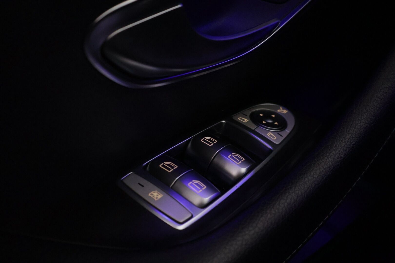 Mercedes-Benz E 2017 220 d BlueTec Premium business - | 360 kamera | Sähkökoukku | Lohko + sisäpistoke | Led ajovalot | Navi | 