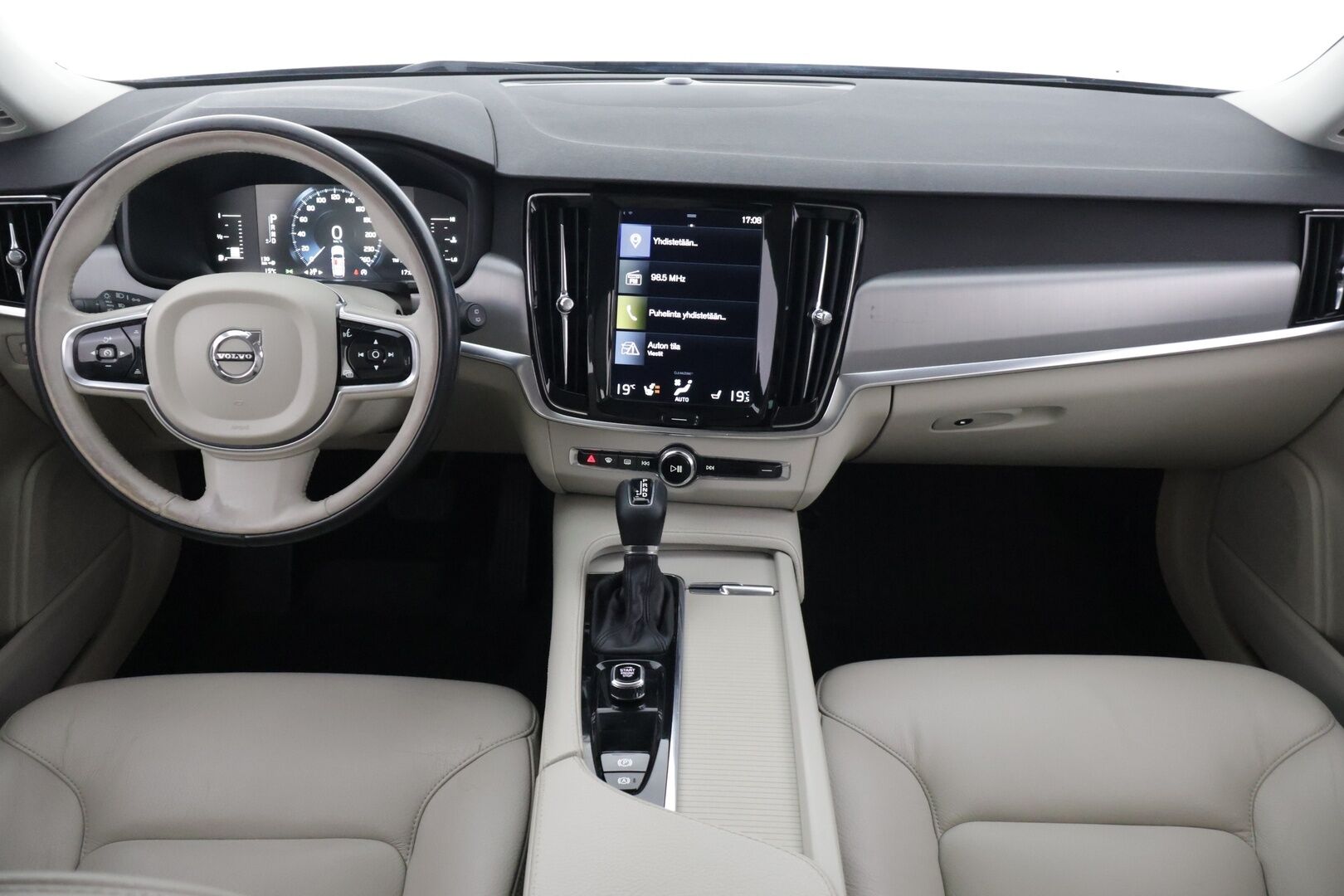 Volvo V90 2018 D3 Business aut * Webasto / Ei Ad-Blue / Adapt.vakkari / Nahkasisusta / Uudet Hakkapeliitta 10 nastat! / Apple Carplay * - Tilava perheauto hyvillä varusteilla! Uudet Nokian Hakkapeliitta 10 alla!