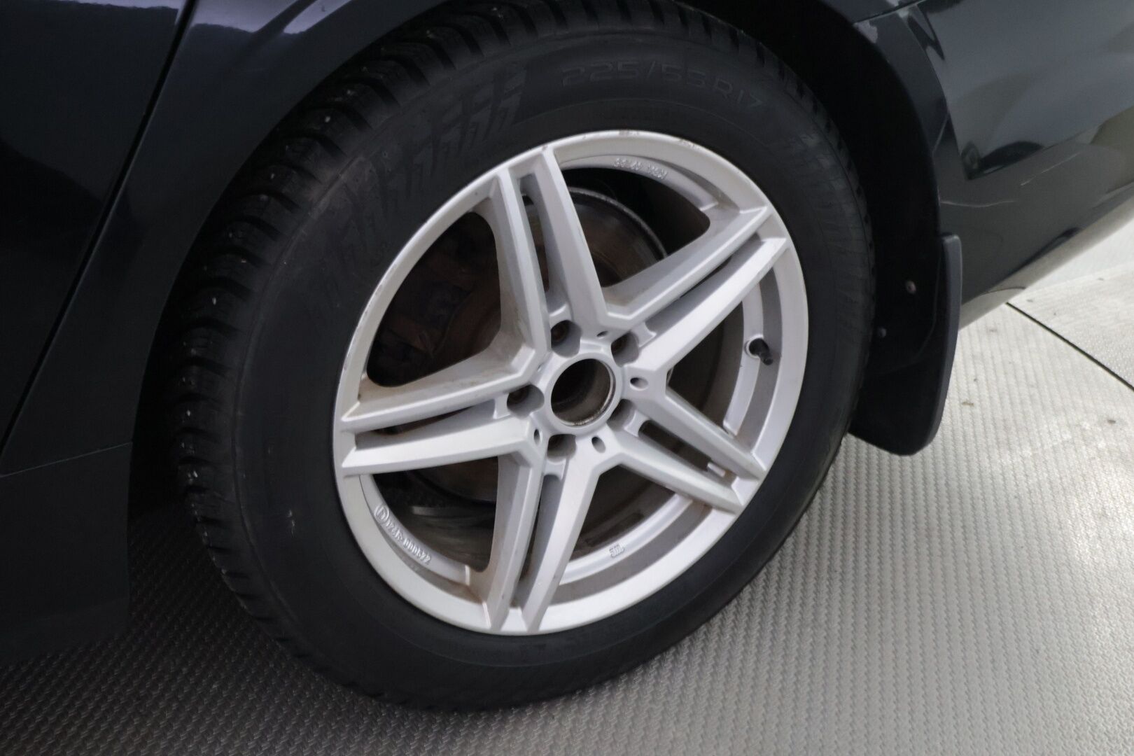 Volvo V90 2018 D3 Business aut * Webasto / Ei Ad-Blue / Adapt.vakkari / Nahkasisusta / Uudet Hakkapeliitta 10 nastat! / Apple Carplay * - Tilava perheauto hyvillä varusteilla! Uudet Nokian Hakkapeliitta 10 alla!