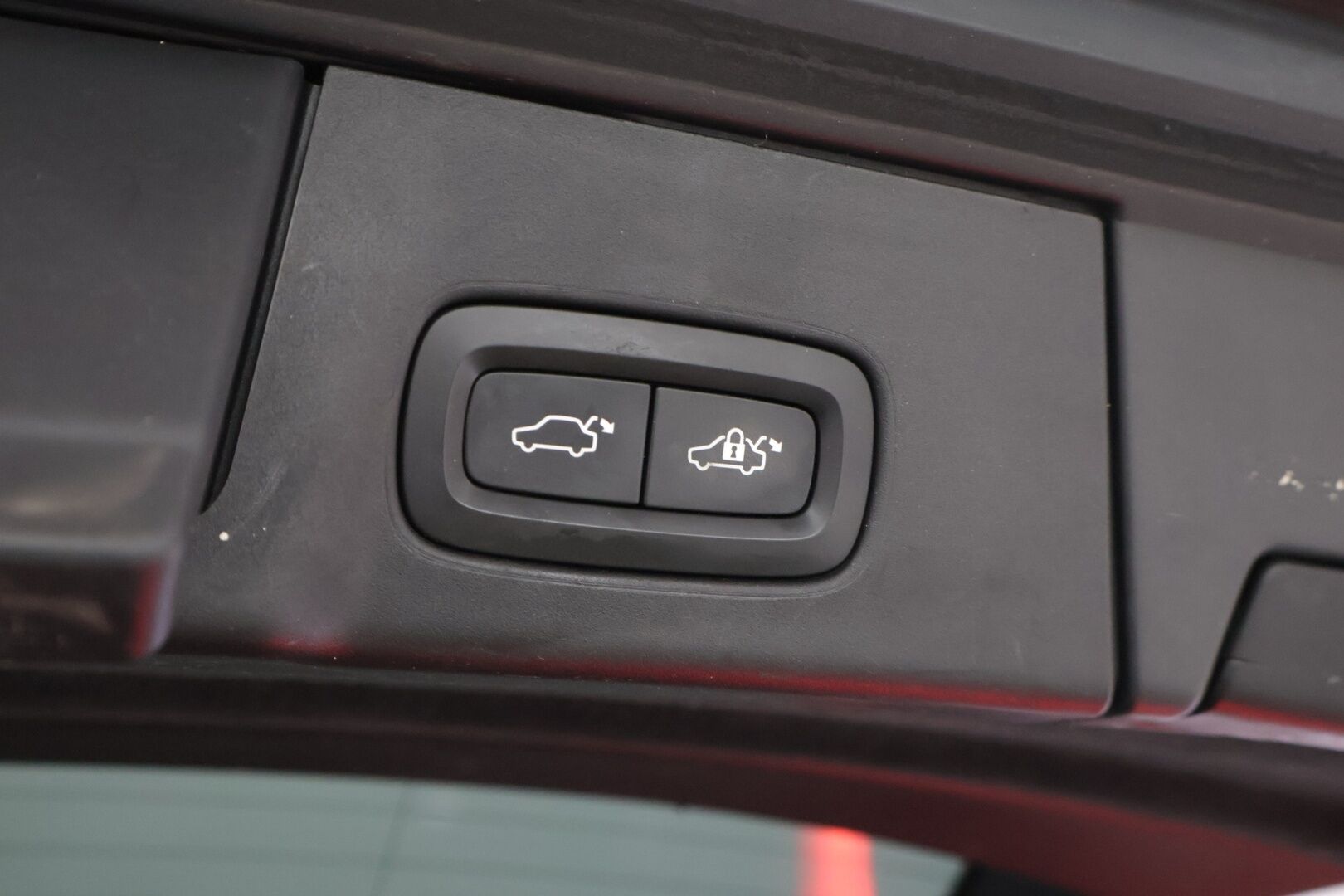 Volvo V90 2018 D3 Business aut * Webasto / Ei Ad-Blue / Adapt.vakkari / Nahkasisusta / Uudet Hakkapeliitta 10 nastat! / Apple Carplay * - Tilava perheauto hyvillä varusteilla! Uudet Nokian Hakkapeliitta 10 alla!