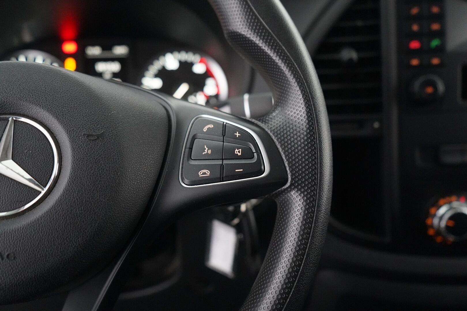 Mercedes-Benz Vito 2018 114CDI-3,05/32K normaali A1 A - Suomi-auto | Kahdet renkaat vantein | Webasto | Nahat | Vetokoukku | Vakkari | Penkinlämmitin | Lisävalot | Bluethoot | Juuri katsastettu | 