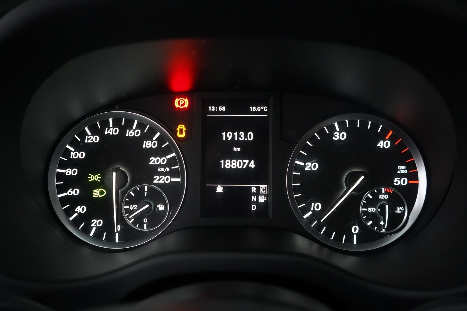 Mercedes-Benz Vito 2018 114CDI-3,05/32K normaali A1 A - Suomi-auto | Kahdet renkaat vantein | Webasto | Nahat | Vetokoukku | Vakkari | Penkinlämmitin | Lisävalot | Bluethoot | Juuri katsastettu | 