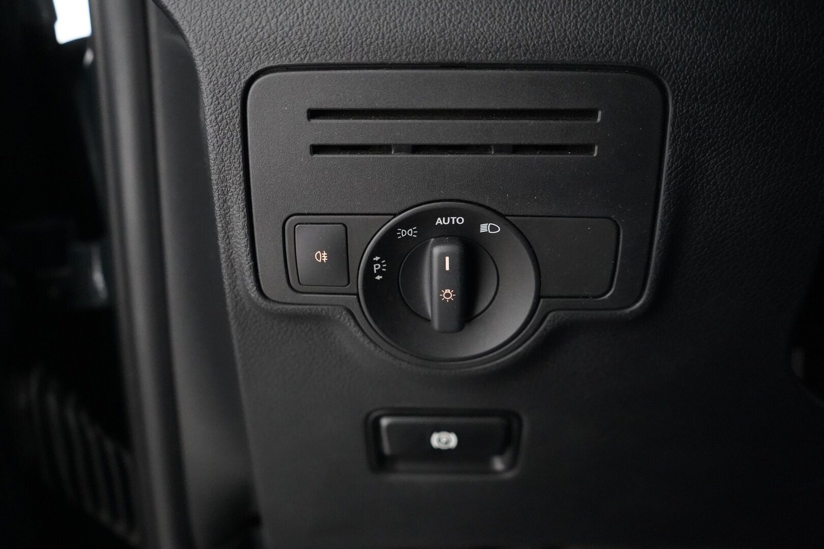 Mercedes-Benz Vito 2018 114CDI-3,05/32K normaali A1 A - Suomi-auto | Kahdet renkaat vantein | Webasto | Nahat | Vetokoukku | Vakkari | Penkinlämmitin | Lisävalot | Bluethoot | Juuri katsastettu | 